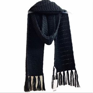 URBAN OUTFITTERS SCARF SIZE  100”X9”